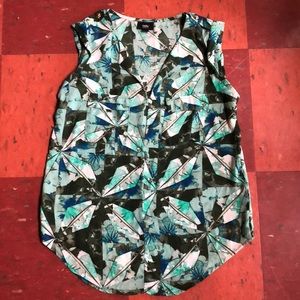 Sleeveless green/white/teal leaf geometric top